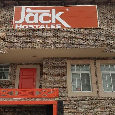 Jack Hostales เลออน ภายนอก รูปภาพ