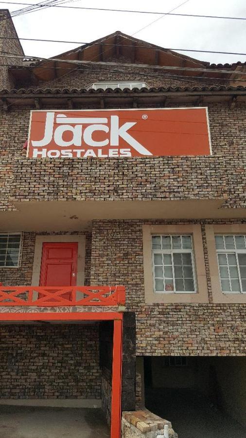 Jack Hostales เลออน ภายนอก รูปภาพ