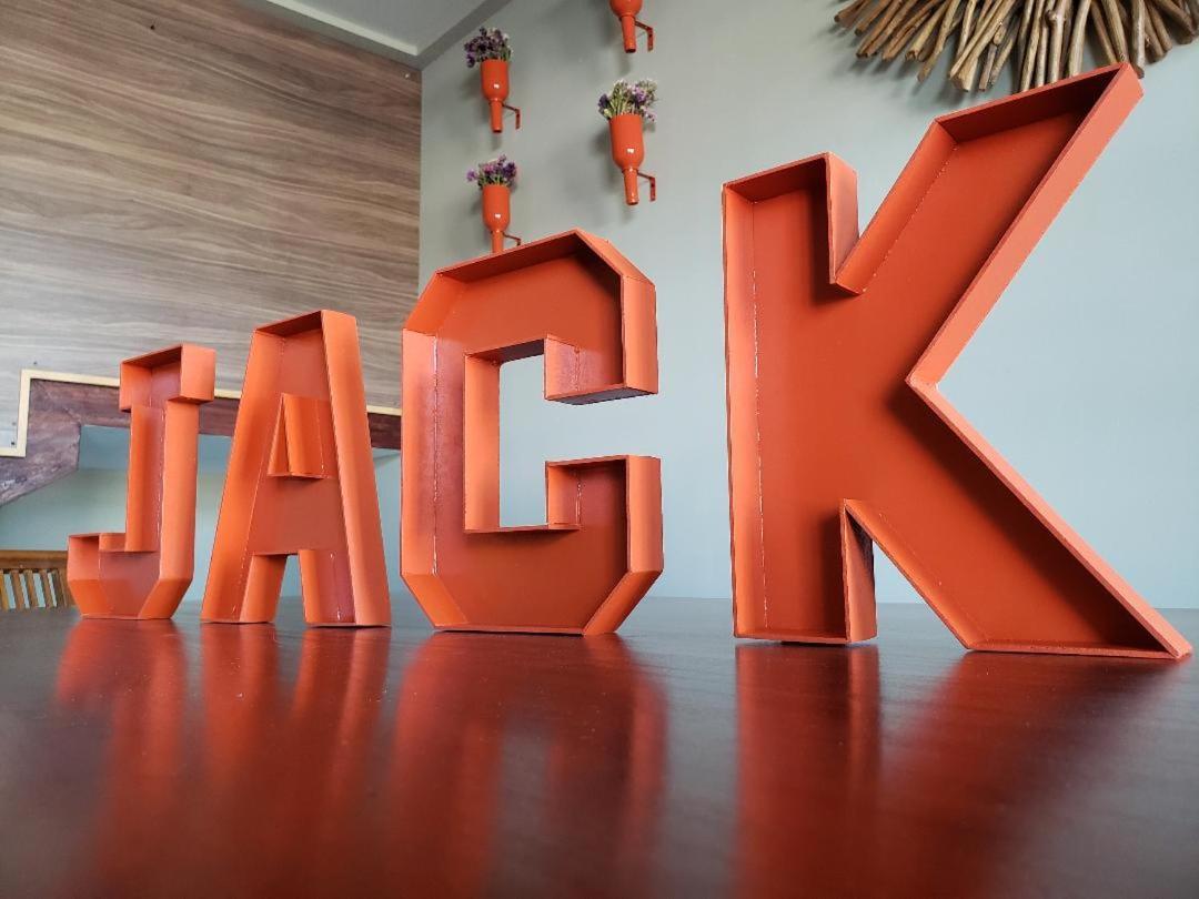 Jack Hostales เลออน ภายนอก รูปภาพ
