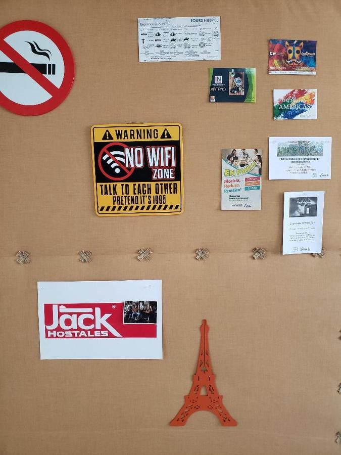 Jack Hostales เลออน ภายนอก รูปภาพ